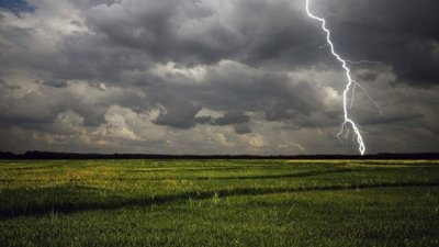 Спочатку уперіщить, а потім - град: синоптики шокували прогнозом погоди