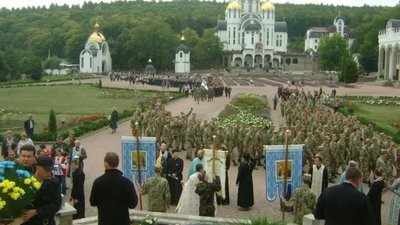 Бійці із зони АТО з'їхалися на прощу до Зарваниці