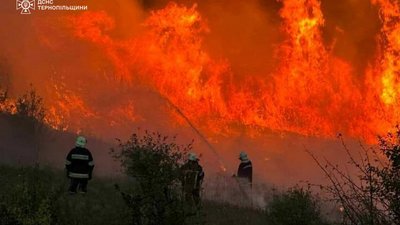 Тернопільські рятувальники ліквідовують наслідки ворожих обстрілів на Харківщині. ФОТО