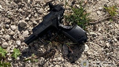 У Тернополі з'ясовували стосунки за допомогою пістолета. ВІДЕО