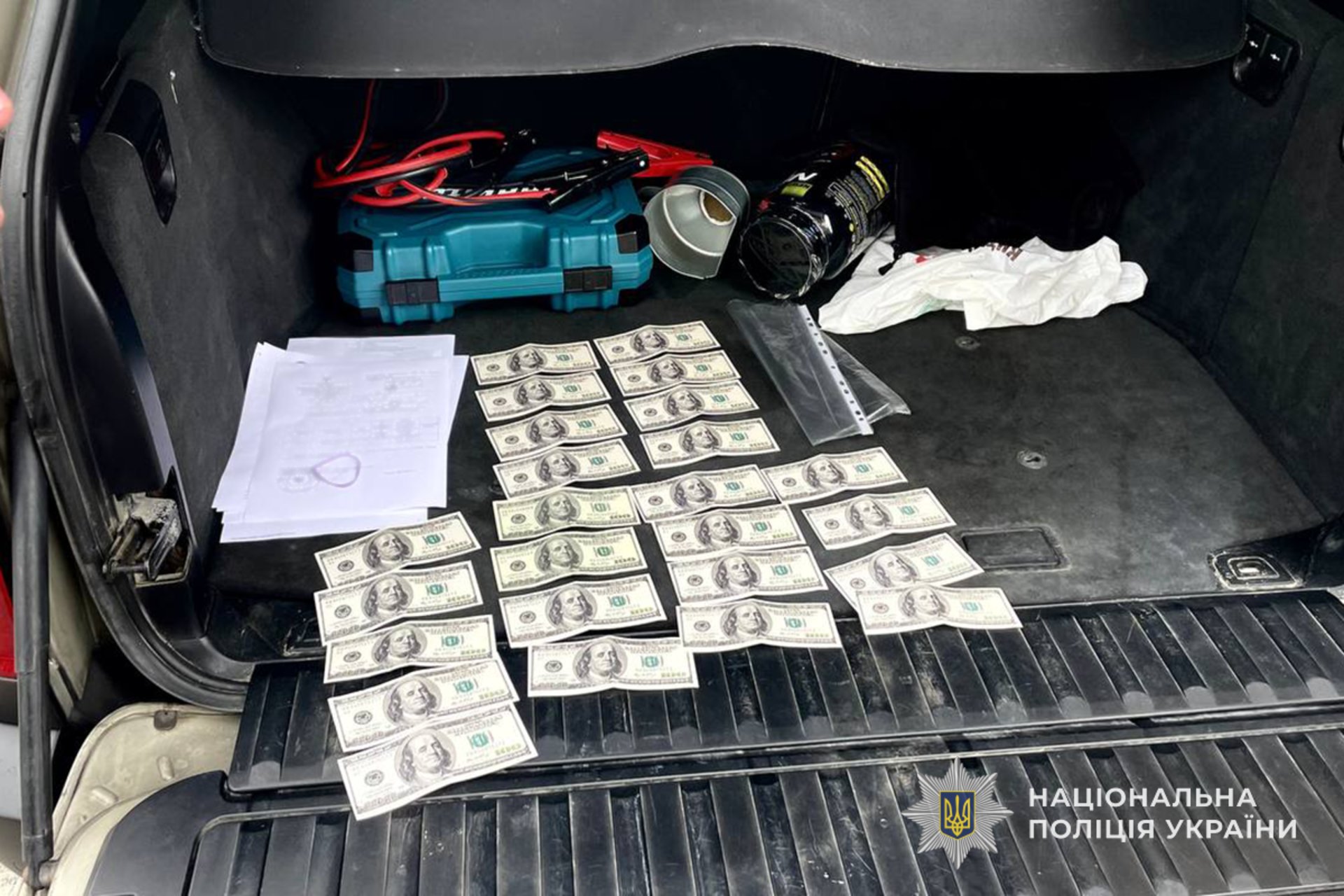 Обіцяв військовому "полегшити" службу: на хабарі спіймали колишнього медика