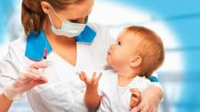 Немовлят будуть вакцинувати через 24 години після народження
