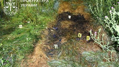 Жінка від ревнощів вихлюпнула бензин на голови суперниці та чоловіка, які курили цигарки