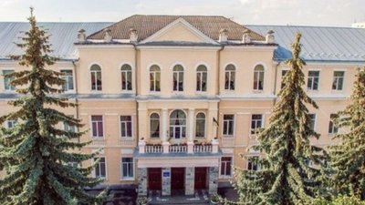 Довкола "елітної" тернопільської школи розгорівся скандал через російську мову на останньому дзвонику