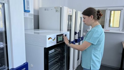 Тернопільський центр крові закупив техніку на 10 тисяч євро від посольства Німеччини. ФОТО