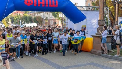 Понад 600 тернополян взяли участь у традиційному забігу на честь захисників. ФОТО