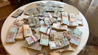 На заході країни виекили мережу збуту вейпів з канабісом