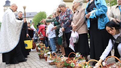 "Ворог підступний!": на свята на Тернопільщині максимально обмежать масові заходи