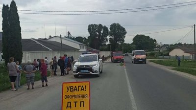 Водій автомобіля збив підлітка, котрий катався на велосипеді