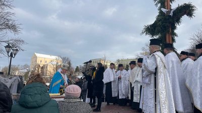 Міжконфесійне водосвяття відбулося на набережній тернопільського ставу. ФОТО