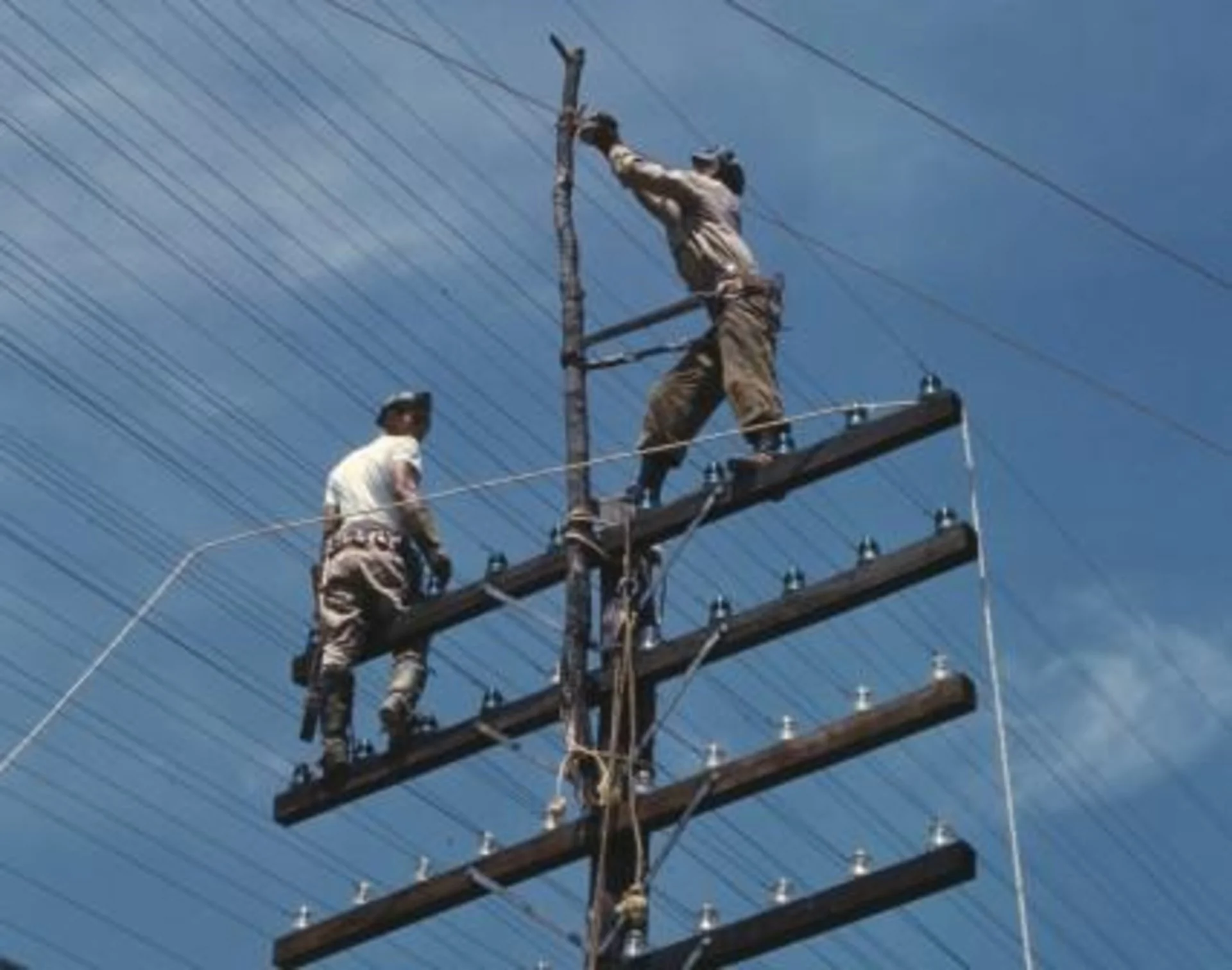 Завтра не буде світла на Микулинецькій та ще трьох вулицях