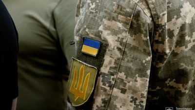 Тернопільська міська рада закупить понад тисячу пар взуття для наших захисників