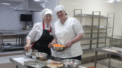 Агенти змін у харчоблоках: шкільні кухарі Тернопільщини підвищують майстерність