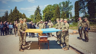 На Тернопільщині попрощалися із бійцями 105-ї бригади тероборони, котрі загинули біля Куп'янська. ФОТО