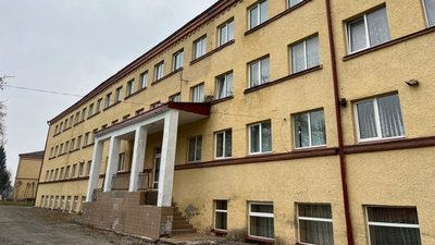 Обзивали ідіотами і погрожували завезти на "вісімку": шокуючі деталі знущань над дітьми у спецшколі на Тернопільщині