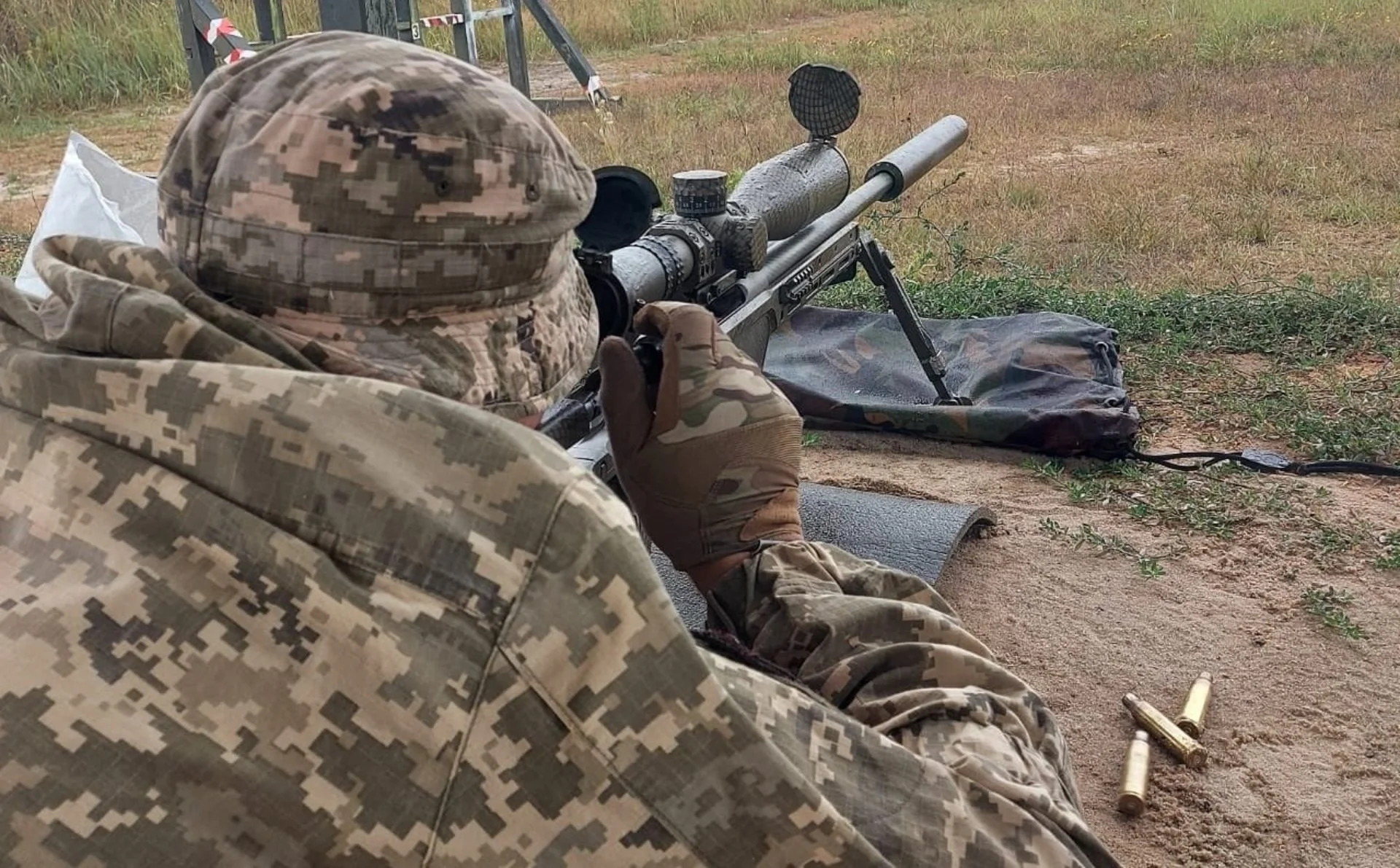 Суддя попросив дати орден чоловіку, якого судили за незаконне зберігання зброї