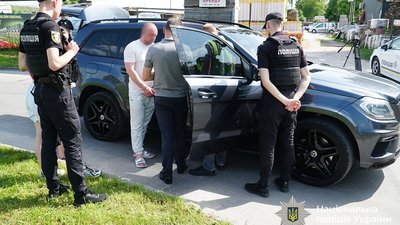Майже 18 000 доларів за відстрочку від мобілізації чоловіка вимагав тернополянин у жительки Києва. ВІДЕО