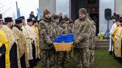 На Тернопільщині перепоховали рештки десятьох українських героїв. ФОТО