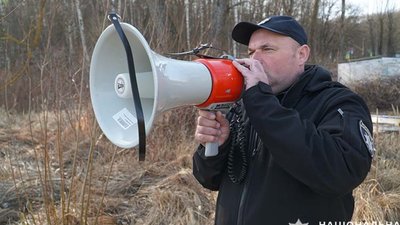 Поліцейські патрулюють тернопільський став, аби вберегти "самогубців"