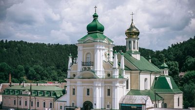 На Тернопільщині московські попи зняли купол зі старовинного храму, який є пам’яткою національного значення