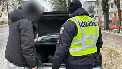 У Тернополі "накурений" молодик влаштував автоперегони. ФОТО