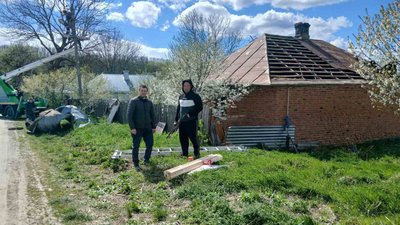 Зносило дахи і плоти: наслідки природної стихії на Тернопільщині