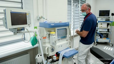 У Тернопільській лікарні відкрили оновлену мультидисциплінарну операційну. ФОТО