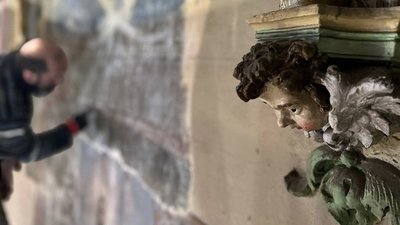 Під час реставрації у храмі на Тернопільщині виявили старовинні розписи. ФОТО