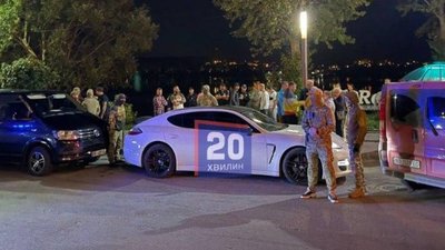 Військові, поліція і натовп людей: що коїлося вчора біля "Циганки". ВІДЕО