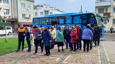 Громадами Тернопільщини курсує вакцинальний автобус. ФОТО