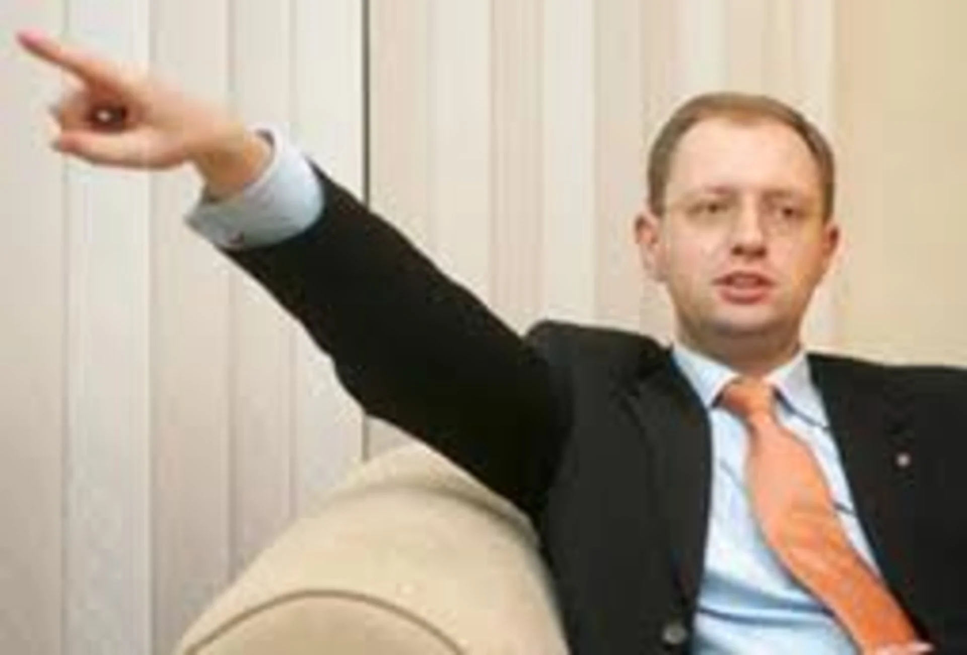 Яценюк не хоче праймеріз в опозиції, а інакше піде до свиней