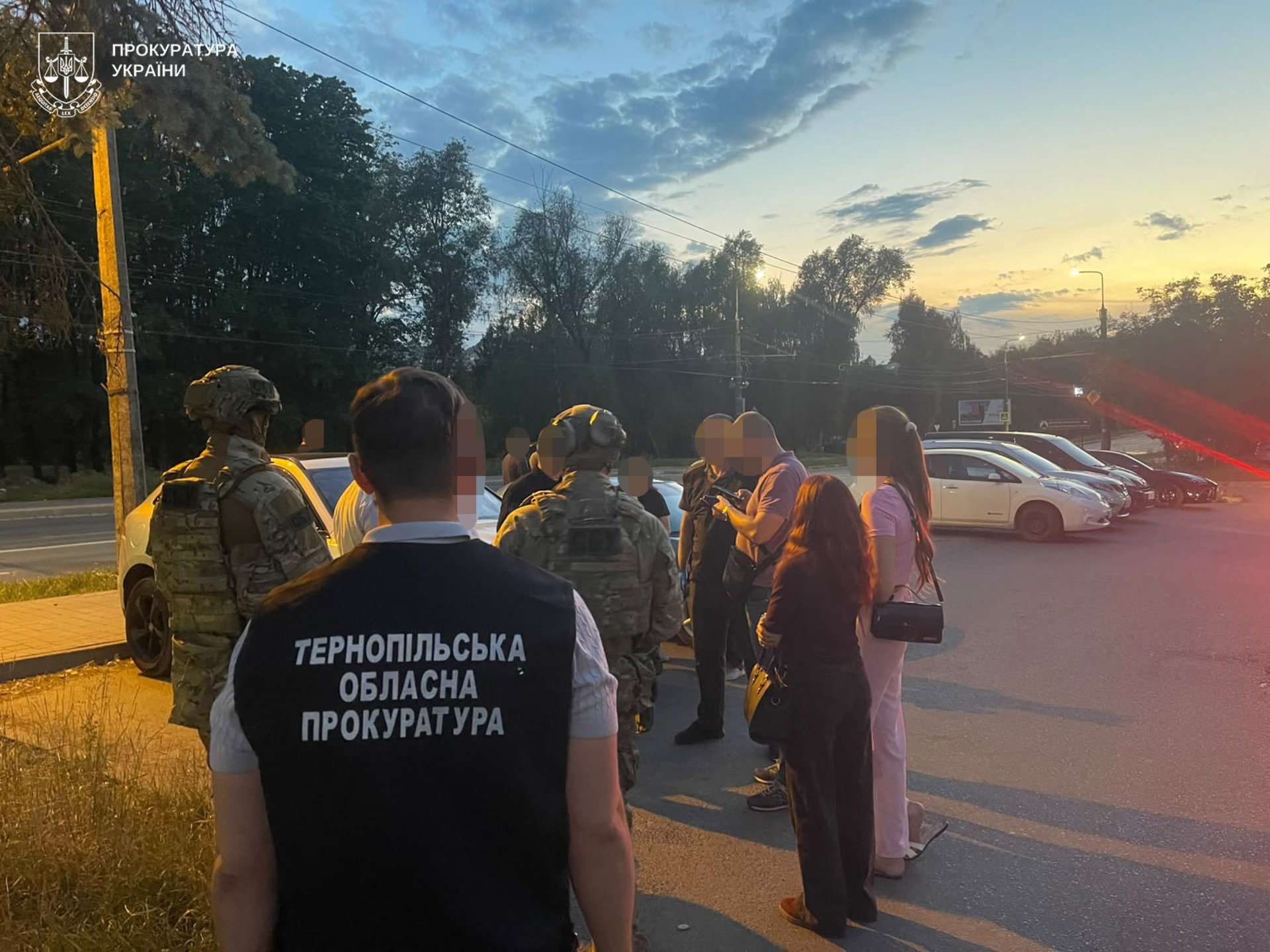 Тернопільський адвокат з безкоштовної допомоги обіцяв за 20 тисяч доларів обіцяв вивезти клієнта за кордон