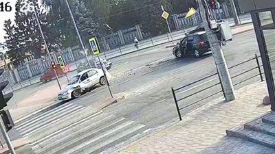 Автотроща на Бандери: момент зіткнення потрапив на відео