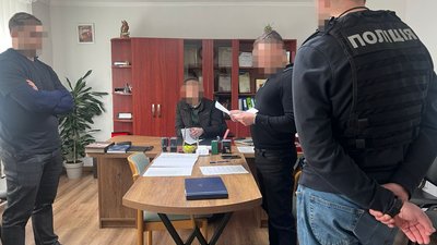 На Тернопільщині директор лікарні за гроші виготовляв довідки ЛКК