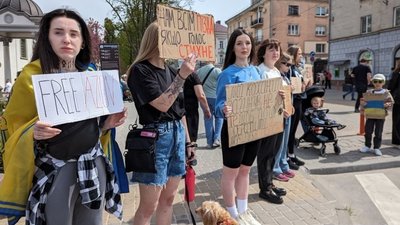 Майже два роки в полоні: у Тернополі відбулася акція на підтримку захисників Маріуполя