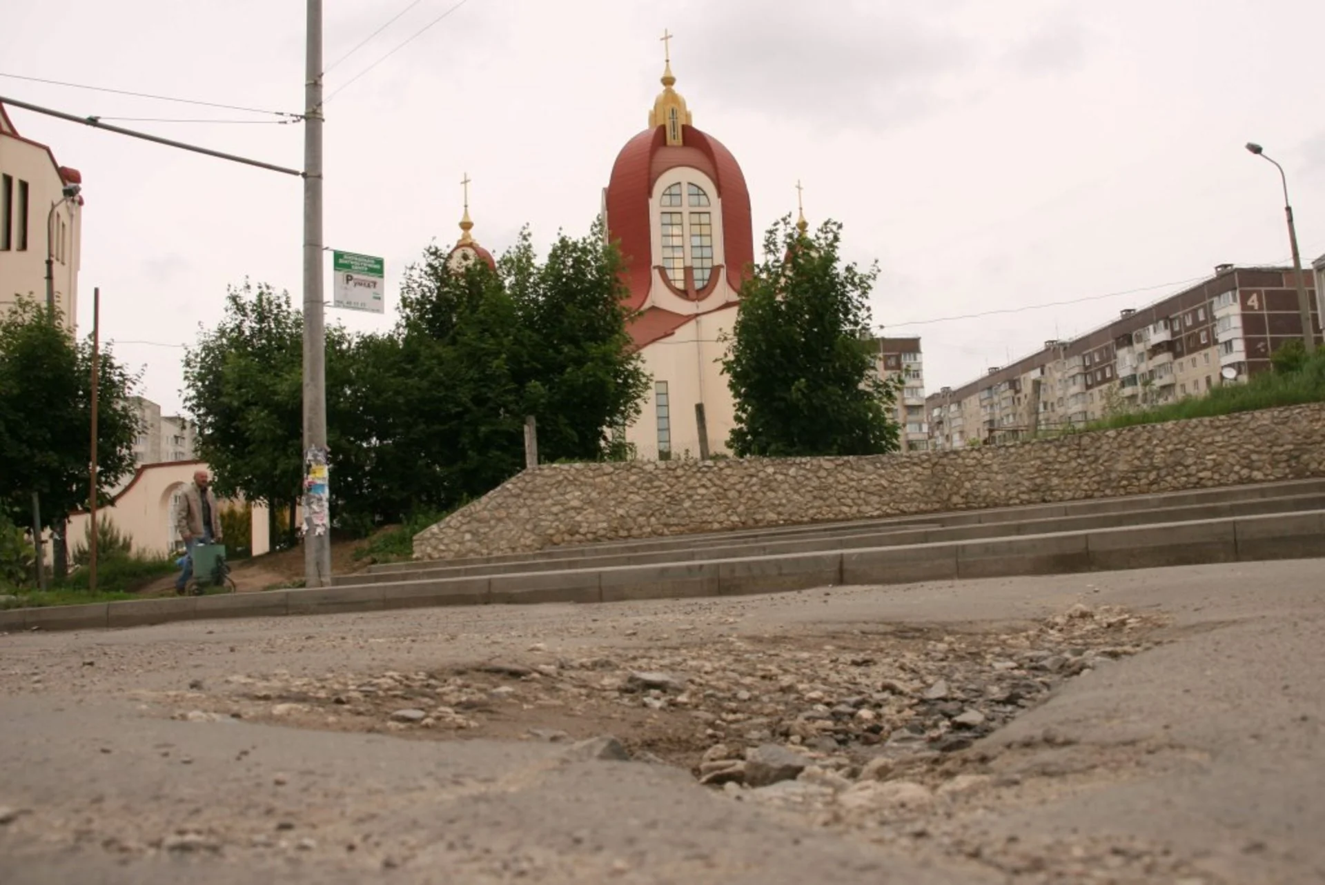 Свободівська фірма заробить 5 мільйонів на вулиці Симоненка