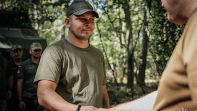 Захисника з Тернопільщини нагородили орденом "За мужність"