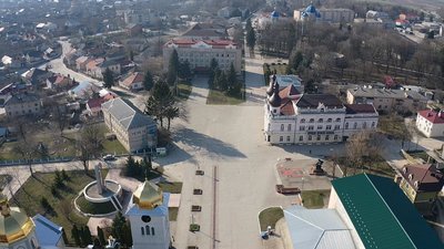 Не лише Тернопіль: день міста і храмовий празник сьогодні відзначає і Борщів