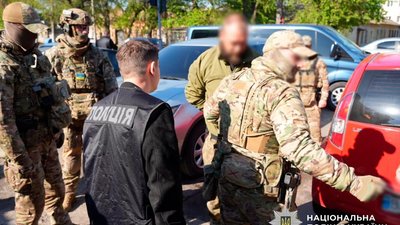 Одна з наймасштабніших спецоперацій триває в Україні: затримання провели і на Тернопільщині. ФОТО
