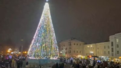 У Тернополі урочисто засвітили вогні на головній ялинці міста. ВІДЕО