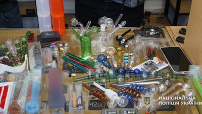 У Тернополі викрили магазин, який торгує псевдосолодощами з наркотичним вмістом