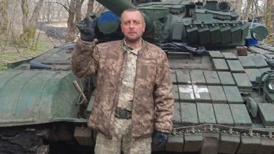 На Тернопільщині зустріли Героя-танкіста, котрий помер у лікарні після важкого поранення. ФОТО