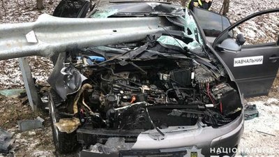 Відбійник простромив автівку наскрізь: жахлива ДТП на Тернопільщині. ВІДЕО