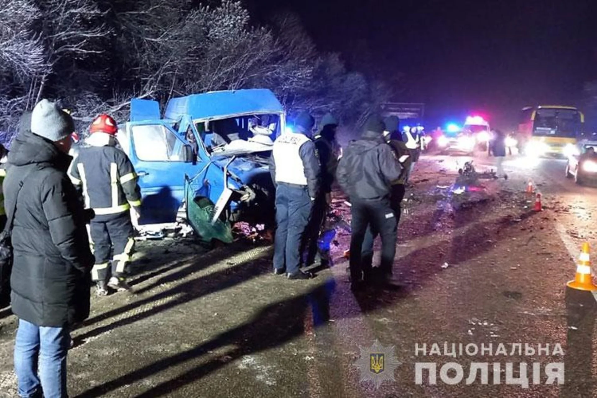 У жахливу ДТП біля Тернополя потрапила маршрутка: багато потерпілих. ФОТО