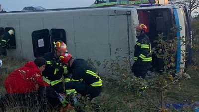 Дев'ять пасажирів отримали травми: на Тернопільщині перекинувся рейсовий автобус