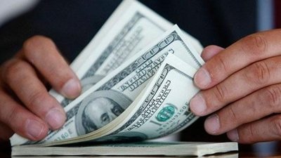 Штраф менший, ніж хабар: суд виніс дивний вирок посереднику, котрий отримав від ухилянта п'ять тисяч доларів