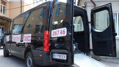 Тернопіль отримав новий автомобіль соціального таксі