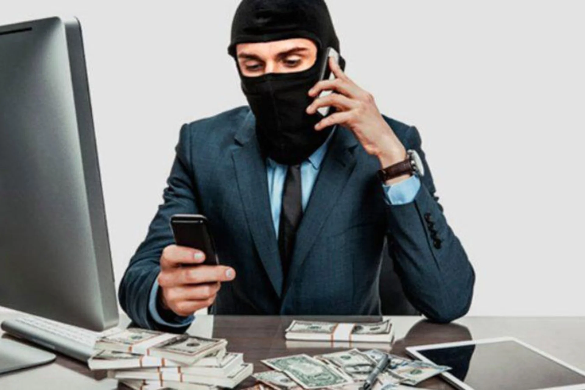 Тернополянин втратив 30 000 гривень після дзвінка "працівника банку"