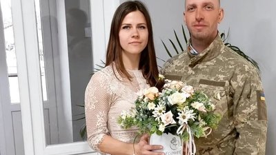 "Двадцять чотири години разом": одружився відомий письменник з Тернопільщини котрий ненадовго приїхав з фронту. ФОТО