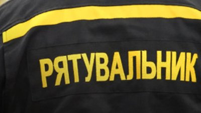 Рятувальники визволили жінку, потрапила у смертельну небезпеку